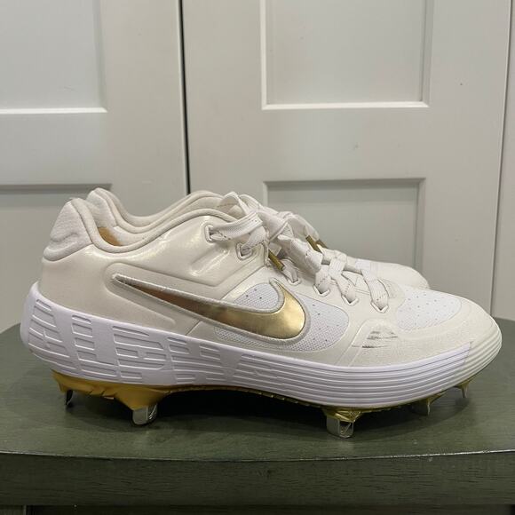 NEW WITHOUT THE BOX NIKE ALPHA HUARACHE ELITE 2 LOW CLEATS SZ 7 - 9113 main image 4
